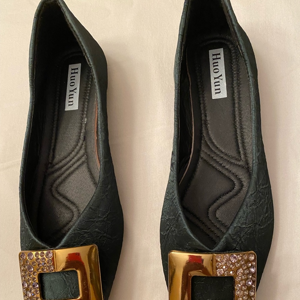 Green shoes new without tag.  Size 10 (40)